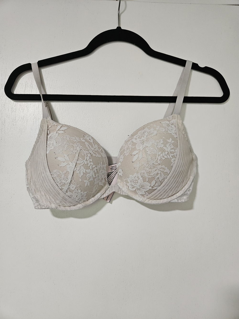 Victoria’s Secret 32DD Cream Floral Lace Lined Demi Bra